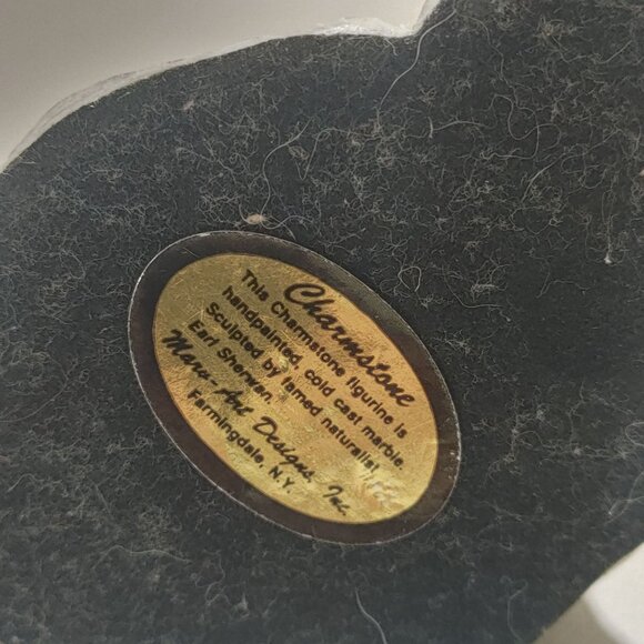 Yellow Labrador Retriever Figurine Champaigne Designs Resin Hand-Painted Dog - Picture 3 of 8